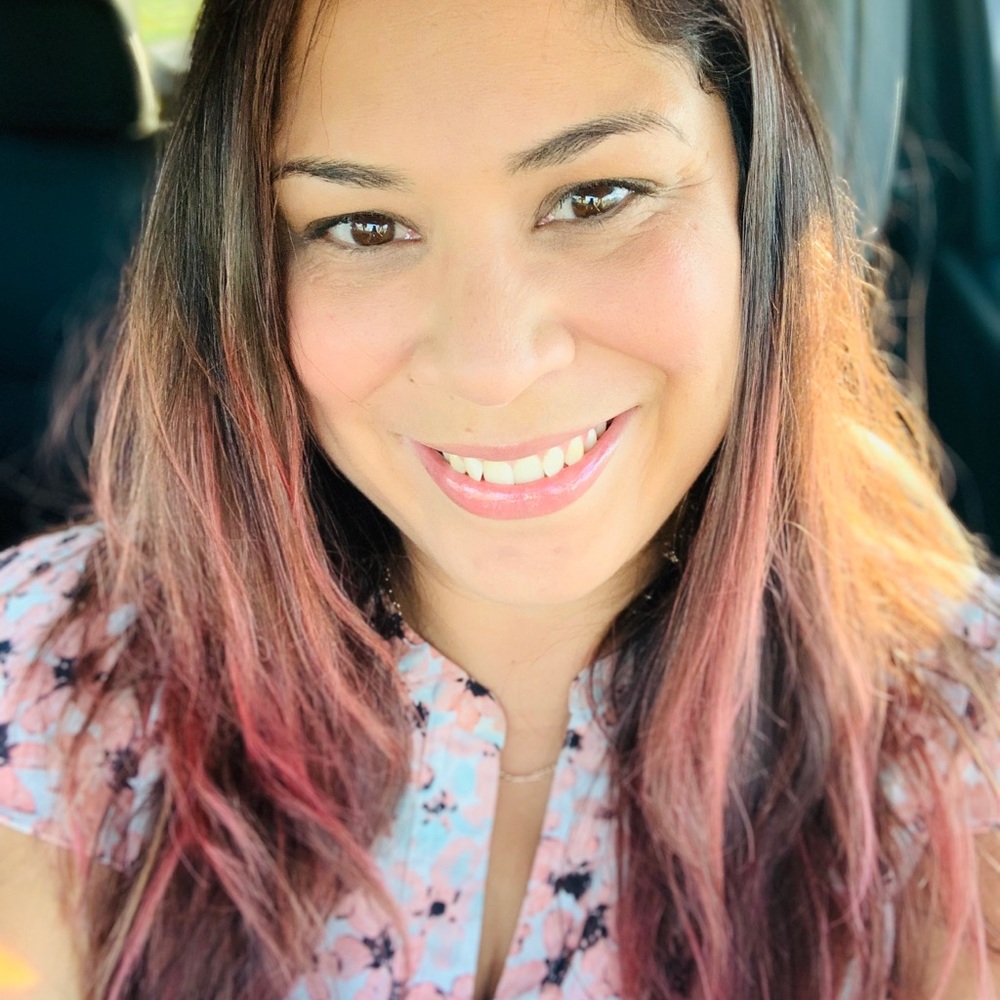 Meet your Poshers, Jessica & Adryanna